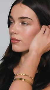 80K views · 463 reactions | I’ve never had so many tutorial requests for a look I’ve posted …. so here you go! New Video Link in Bio. Plus It’s so quick and easy to do My most viral makeup look this year as seen on Keira Knightley for the premiere of The Woman in Cabin 10. @darcey.simmonss #viral #makeup #tutorial | Lisa Eldridge | Facebook