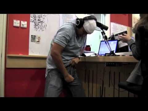 The Zipper Challenge (Most times Zipping and Unzipping in 30secs)