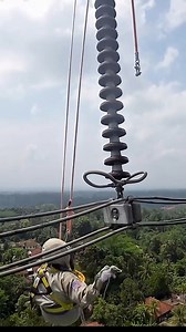 "Access rope conductor 500kV" #drone #dronephotography #dronevideo #power #powerline @sorotan | Wan