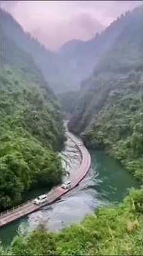 China’s Floating Wonder: The Lion Gate Water Bridge ||