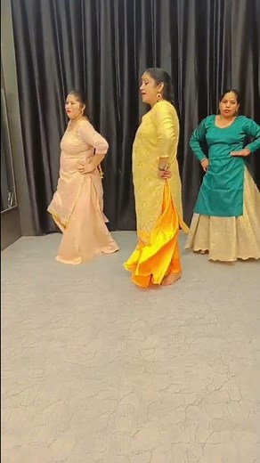 Holi Holi Gidhe Vich Nach patlo