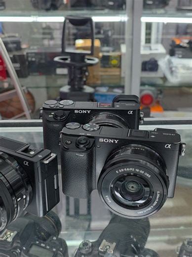 High defination holdings ltd jamia mall g119 slightly used Sony A6400 85,000ksh Highlights *24.2MP APS-C Exmor CMOS Sensor *BIONZ X Image Processor *Real-Time Eye AF & Real-Time Tracking *XGA Tru-Finder 2.36m-Dot OLED EVF *3.0