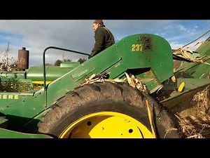 John Deere 237 mounted picker