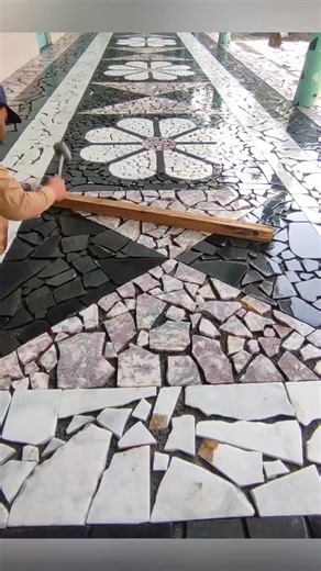 LexiangStone on Instagram: "Stunning! Pakistani workers pave courtyards with crushed marble; LexiangStone showcases a handcrafted aesthetic. I've seen countless exquisite patio paving projects, but I'm deeply impressed by the ground flooring created by Pakistani workers using crushed marble blocks! Those seemingly scattered marble fragments are transformed into artistic patio paving in the hands of these workers. LexiangStone draws inspiration from this handcrafted craft, bringing the natural be