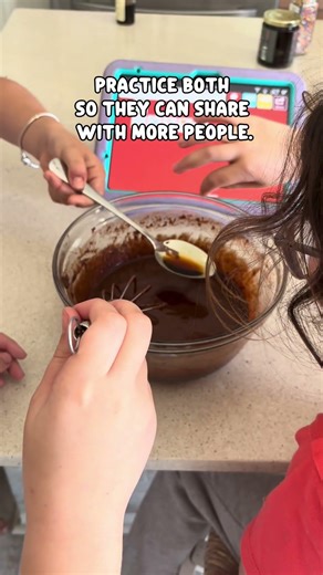 #AAC language modeling while baking #meaningfulspeech #autism #speechtherapyforautism #slp #slpa