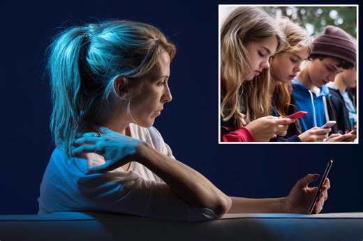 Excessive phone and screen use tied to manic symptoms in pre-teens, study finds