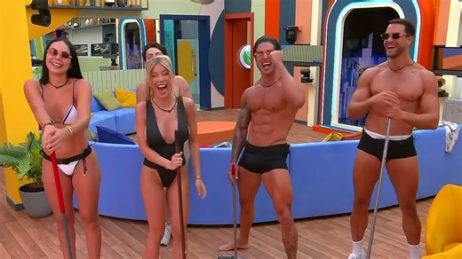 🔥🔥 Lupita Jones no se quedó con las ganas de opinar sobre la jornada de limpieza en lencería de Oriana: "Tráiganle un tubo". 📹 El video completo AQUÍ: ➡️ https://trib.al/myLSBBU | Telemundo