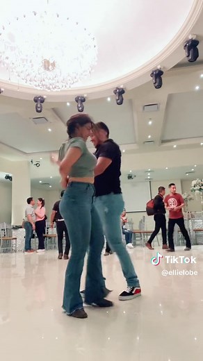 Aprende a Bailar la Cumbia Texana: El Tao Tao