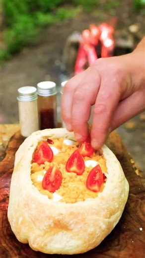 Cast Iron Bread Bowl Breakfast Over Campfire #outdoorcooking #camping #eggs