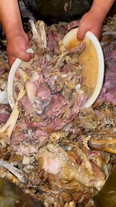“Barbacoa y consomé de borrego” “Encuéntralos en el epicentro de la cocina prehispánica de México, Las Barbacoas de México” La preparamos con carne de borrego envuelta en pencas de maguey,cocida en horno prehispánico con ladrillo rojo ¡Tradicionalmente Deliciosa! ☎️RESERVACIONES 📱9513119555 📱9516887746 ⏰Horario Lunes a Domingo: 8:00am - 6:00pm 📍Carretera Oaxaca-Pto. Angel km, 6.5, No. 69, San Agustin de las Juntas. #barbacoa #bbq #parrilla #a #food #foodporn #tacos #carne #foodie #asado #mexi