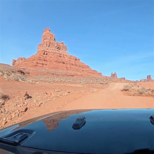 Valley of the Gods Jiffy by UT-261 near Monument Valley