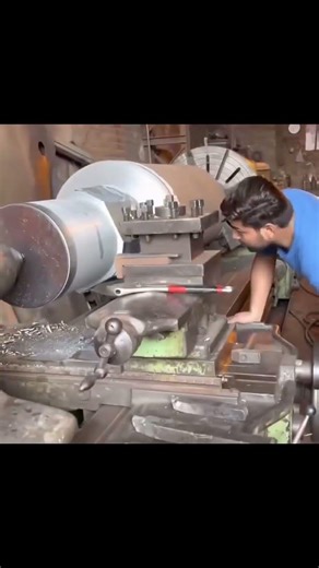 Skilled workers make 4Ton Roller for Milling machine