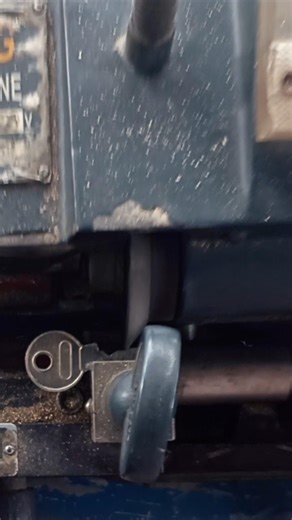 Professional Key Cutting Session