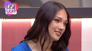Denisa este noua concurentă din “Casa iubirii”. Tânăra a dezvăluit cine sunt cei trei băieți de care este interesată: „Te-ai potrivi cu Gagea”