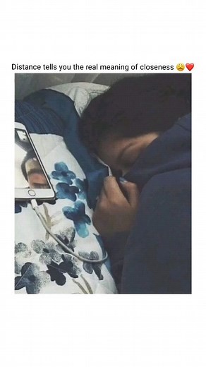 ❤️ | Long distance relationship 👉👈❤️ Follow // @deepxeditsss For more🍂🍃 - - #love #couplegoals #bollywoodsongs #reelkrofeelkro #us | Instagram