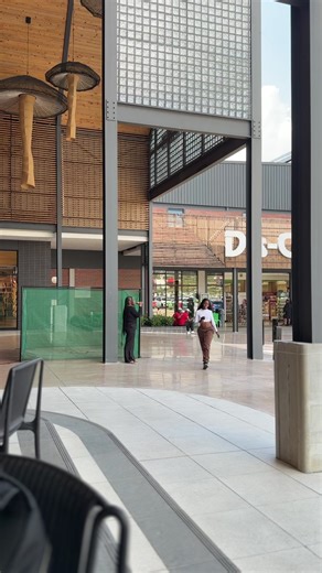 Lekomp Laka Music & Dance - Walk Girl