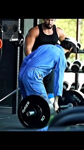 The Cleaner Lift The Heavy Bar in One Hand,,And The Builders Confused. #friendlyᥫᩣシ #highlightseveryone #viralvideoシfyp #anatolygym #bodybuilder #strongman #fitnessmotivation #muscle #fitness | Naldy Garcia