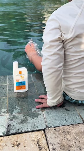 Anthelios UV mune 400 dermopediatrics ☀️ Un protector de amplio espectro gracias al mexoryl 400, textura fluida, no irrita los ojos y resistente al agua! Una gran opción para nuestros hijos. @LaRochePosay #TuDermatologoSabemas #LaRochePosaySkinCare #Publicidad @goldfish.latam #VeranoAnthelios