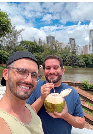 Quem disse que verão só acontece na praia? Aqui o calor é de asfalto, ventilador ligado o dia todo e pausas rápidas de autocuidado pra salvar a rotina. Entre um compromisso e outro, a gente conta com a Entrega Rápida ou com o Compre e Retire da Raia pra não deixar o cuidado de lado. Porque viver bem também é sobre facilitar a própria rotina! ☀️🏙️ @Farmácia Raia #publi #vlog #verão