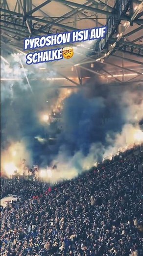Heftige Pyroshow der HSV Ultras auf Schalke 🧨 #hsv #ultras #schalke04 #pyro #feuerwerk#2bundesliga