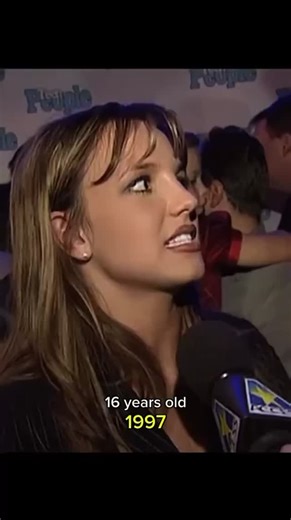 𝐂𝐞𝐥𝐞𝐛𝐫𝐢𝐭𝐢𝐞𝐬 𝐒𝐭𝐚𝐫𝐬 on Instagram: "Britney Spears #britneyspears"