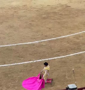 Comienzo y voltereta horrible para Morante en el cuarto #LasVentas | De Sol y Sombra