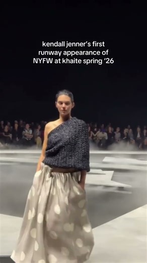 #kendalljenner #fashion #beauty #runway #model #fashionmodel #fashionshow #selfcare #supermodel