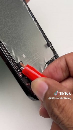 iPhone Cracked Back Repair: DIY & Satisfying