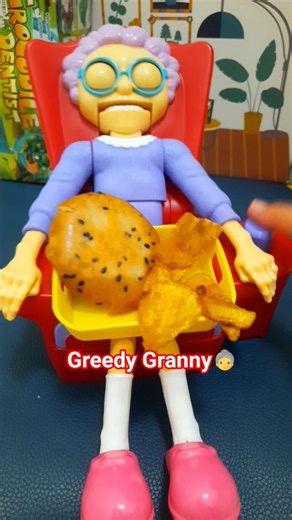 🌈ASMR-TRENDING👵 WOW! GREEDY GRANNY'S FAVORITE SESAME BUN & CHIPS #trending #granny #shorts #asmr