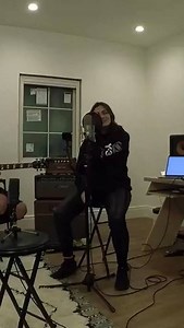 Acoustic Performance | Sophie Simmons