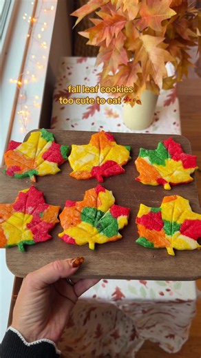 these are so vibrant and perfect! I used a regular sugar cookie recipe! #fallbaking #bakingrecipe #fallaesthetic #cozyathome IB @autumrainn