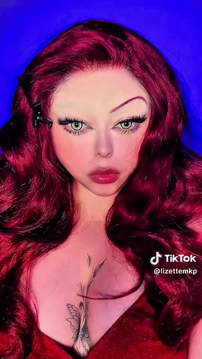 Jessica Rabbit Cosplay Transformation