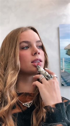 Fool for You - Anna Zapala's Unique Style