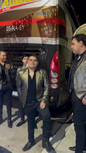 Banda La Auténtica De Jerez on Instagram: "Como El Primer Día 🎤❤️‍🔥 #laautenticadejerez #parati #regionalmexicano"