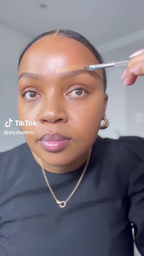 I followed this tiktok makeup tutorial and you know what? Im not mad at the end result ☺️
