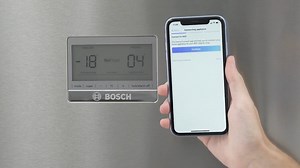 Έκανες την έξυπνη κίνηση και απέκτησες ένα νέο ψυγείο Bosch με Home Connect, που το κάνει ακόμα πιο έξυπνο; Μάθε βήμα - βήμα να συνδέεις τη συσκευή σου με το Home Connect και απέκτησε τον έλεγχό της, απευθείας στο κινητό ή στο tablet σου, όπου κι αν βρίσκεσαι. https://bit.ly/2PR8JGS | Bosch Home