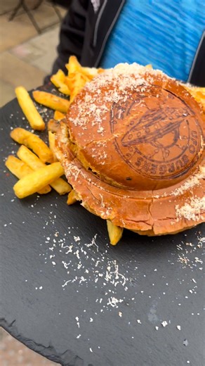 We went and tried the UFO Burgers & Pancakes in Barnsley 🍔🍔 #burgers #burger #ufoburger | Jonny Adams