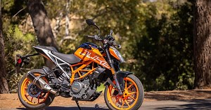 2021 Lightweight Naked Bike Shootout Smackdown Comparo Review