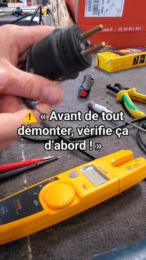 15K views · 55 reactions | 藺 Comment tester si un fil électrique est coupé ? ⚡ Tu veux savoir si ton fil est encore bon ou s’il est coupé quelque part ? Je te montre une méthode simple et rapide pour tester la continuité d’un câble avec un multimètre  Une astuce indispensable avant de chercher la panne plus loin ! #bricolage #électricité #astucebricolage #multimètre #testcontinuite #filélectrique #diy #réparationmaison #fredobrico | Fredo brico | Facebook