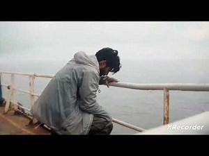 Shahid Kapoor Vomiting Scene - Sea Sickness