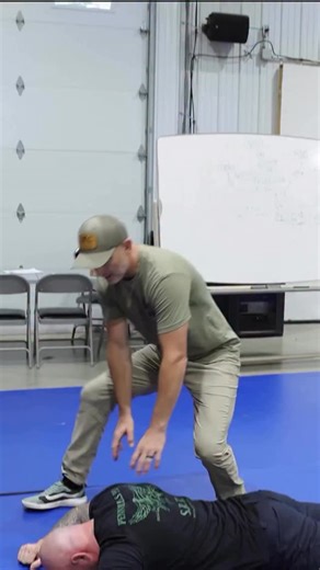 This concept sits at the foundation of effective, safer control tactics. True control doesn’t come from brute force. It comes from understanding how the body reacts under tension — and how to disrupt it. Short, deliberate movements are far more effective than a single long pull. They interrupt muscular bracing, break posture, and allow leverage to work the way it’s supposed to. This principle applies far beyond the mat. Any time a subject is locking onto something — a steering wheel, a door fram