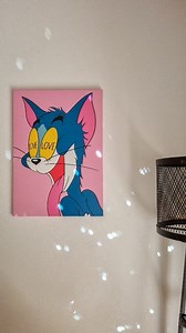 Юля • Москва Сочи Омск on Instagram: "Рилс со стенами в стиле обшарпэ набрал больше 3 млн просмотров. Меня завалили вопросами как такие сделать🙈 Я обожаю этот вид отделки стен. Он быстрый, бюджетный и антивандальный. ⠀ 🪅ЧТО НУЖНО: Бетоноконтакт (у нас Knauf) Гипсовая штукатурка Rotband Knauf Вода Строительный миксер Два шпателя: большой и маленький. ⠀ 🪅ЭТАПЫ: 1) Наносим бетоноконтакт. Даем высохнуть. 2) Разводим штукатурку с водой, взбиваем миксером. 3) Маленьким шпателем берём из ведра штука