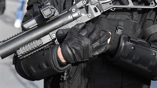 "Il y a eu des dérapages": désarmement de la police municipale à Saint-Denis, qu'en pensent les habitants?