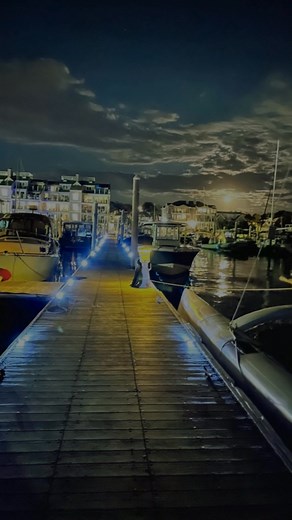 🏡✨ The Premier Choice in Luxury Living✨🏡 At Premier Properties, we go beyond selling homes—we craft extraordinary living experiences. Our Luxury Homes Collection features some of the most stunning properties in New England, and we're excited to showcase three exclusive listings currently available in Newport, RI, and Martha’s Vineyard, MA. For private showings and exclusive details call Lenny Altieri 508.944.7333 #luxuryrealestate #NewEnglandHomes #waterfrontliving #dreamhome #luxuryinvestment