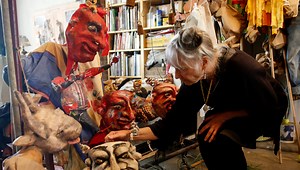 Giant puppets 'speak' to societal concerns in Redwing Blackbird Theater