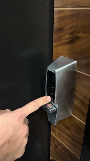 איך להשתמש בקודן של דלת הדירה | מדריך לאורחים