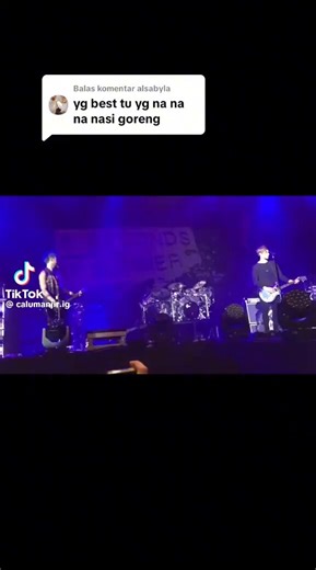 @Michael5SOS do you remember the "nasi goreng" song you guys made 10 years ago?????