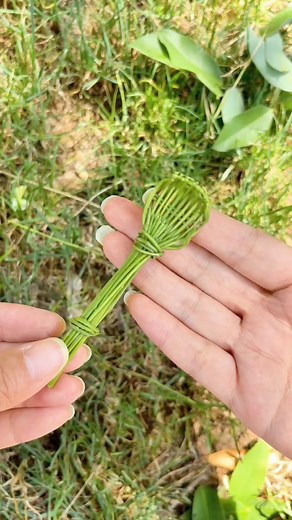 During the summer vacation, make a fun little craft with your children at home, play house with a small spoon #kidscraft #handmadediy #parentchildcraft #homemadetoys #childhoodmemories #diyforkids #familycraft #creativekids #funactivities #craftingtime | paper craft ideas