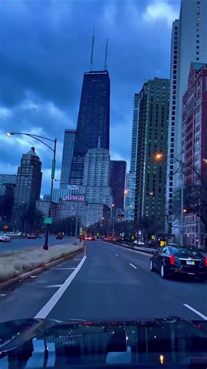 The Chicago Loop is downtown Chicago’s central business and cultural district, known for its skyline, transit hub, and iconic landmarks. #tiktokgogrow #chicagoloop #usa #dreamcity