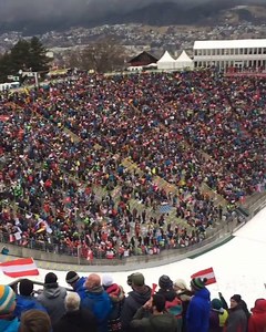Silvester-Special! 🍾🎉✌🏼 Ihr wollt diese sensationelle Stimmung live miterleben?! 👏👏👏 Jetzt 2x2 Tickets für das Bergisel-Springen in #Innsbruck gewinnen! 1. Beitrag liken 2. Fan der Vierschanzentournee Facebook-Seite werden 3. Person erwähnen, mit der ihr das Springen besuchen wollt Das Gewinnspiel läuft bis morgen, 1.Januar, 20:00 Uhr! Viel Glück! 🍀🍀🍀 #4Hills #Skijumping #Bergisel | Vierschanzentournee